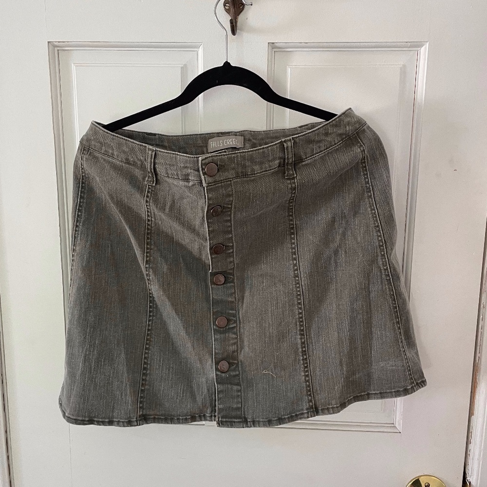 Size 16 Falls Creek Skirt
